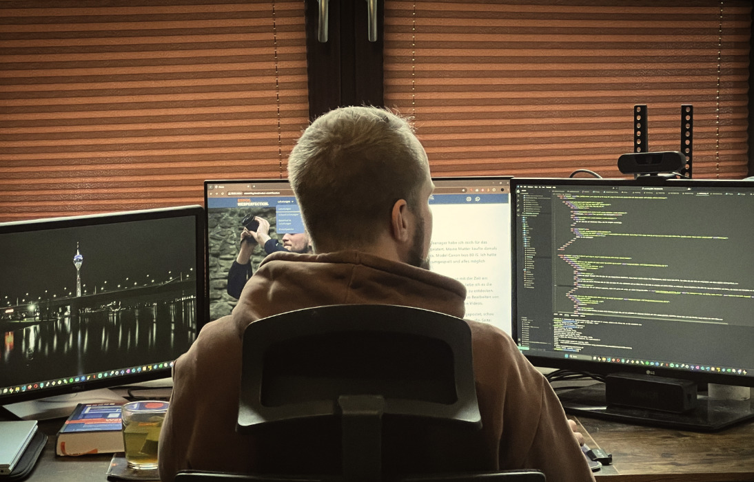 Ich beim Programmieren Hobby Programmieren